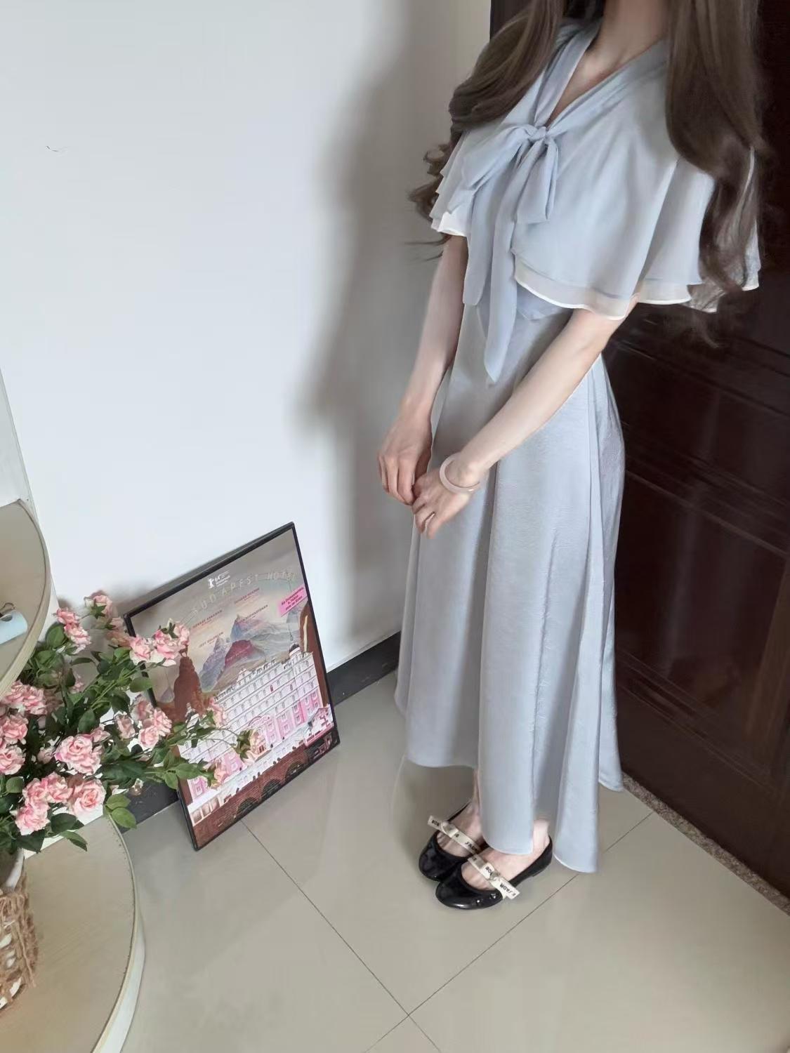 Elegant Bow-accented Waist-Cinching Slim-fit Maxi Dress